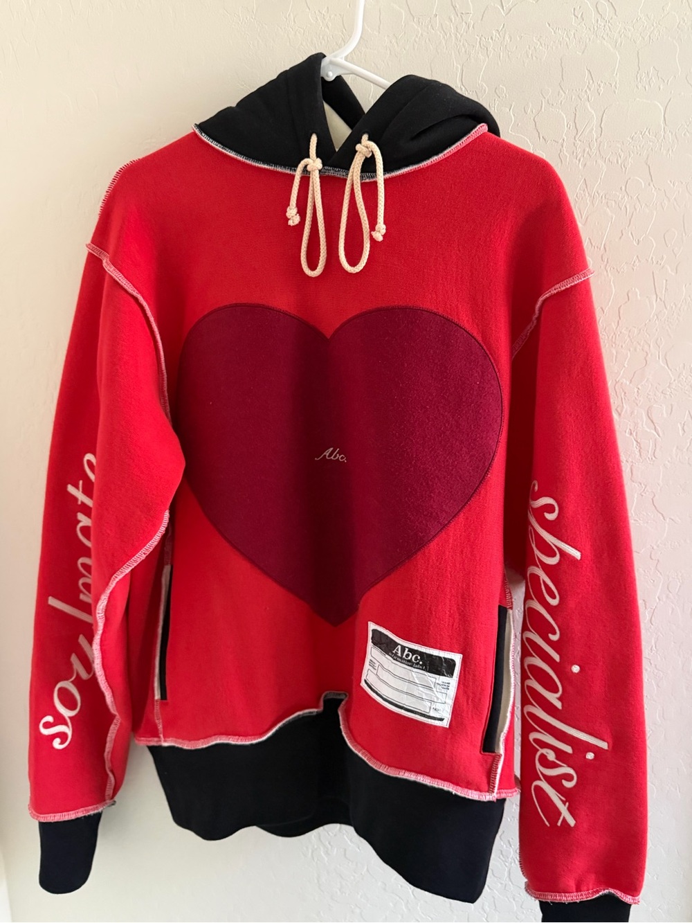 Advisory Board Crystal Red Soulmate Specialist V. 6 Hoodie Sz. M